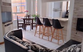 Apartamento Em Capao, No Centro!